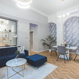 Luxury Gold 2 Bedroom Budapest